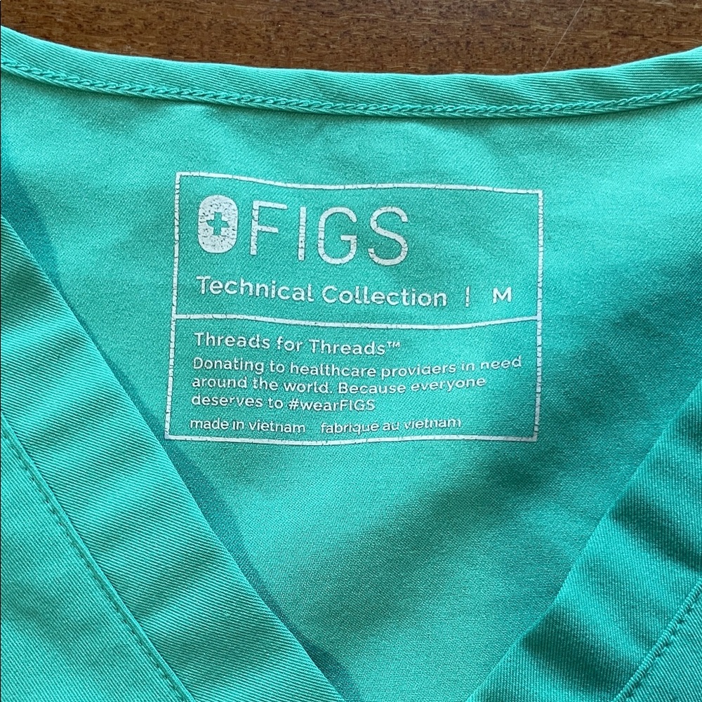 FIGS Scrub Set - Picture 2 of 6